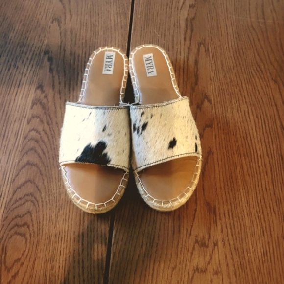Myra Cowhide Slide Sandals - Picture 2 of 7